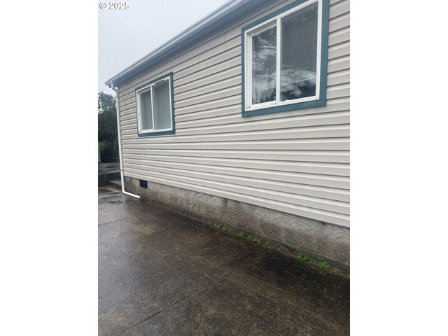 1601 RHODODENDRON Dr 654, Florence, OR 97439