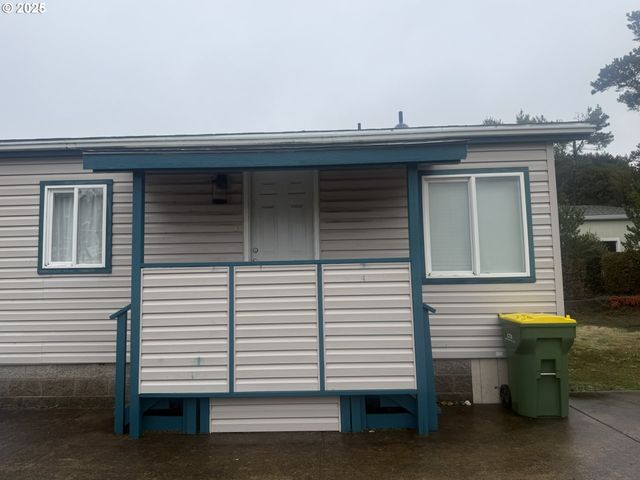 1601 RHODODENDRON Dr 654, Florence, OR 97439