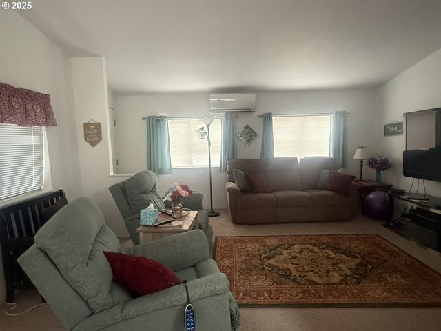 1601 RHODODENDRON Dr 654, Florence, OR 97439