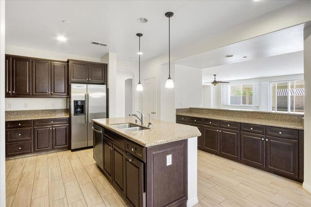 1839 Sunlight Way, Palm Springs, CA 92262