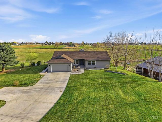 10261 Turner Dr, Middleton, ID 83644