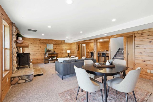 10261 Turner Dr, Middleton, ID 83644