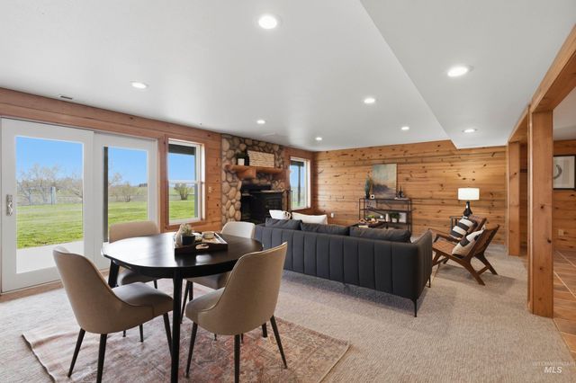 10261 Turner Dr, Middleton, ID 83644