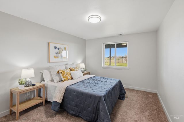 10261 Turner Dr, Middleton, ID 83644