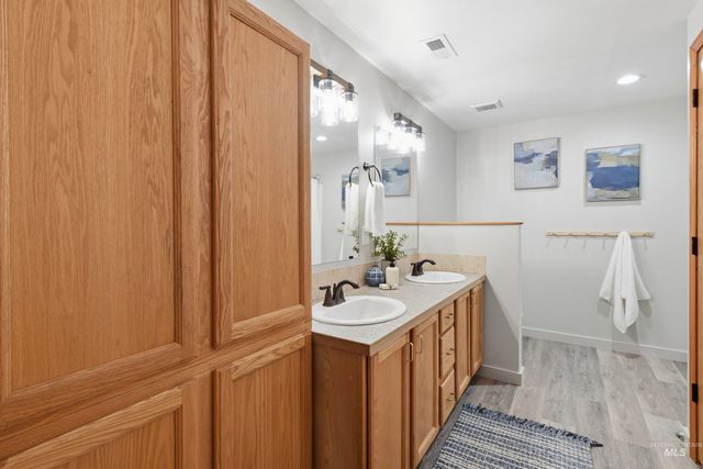 10261 Turner Dr, Middleton, ID 83644