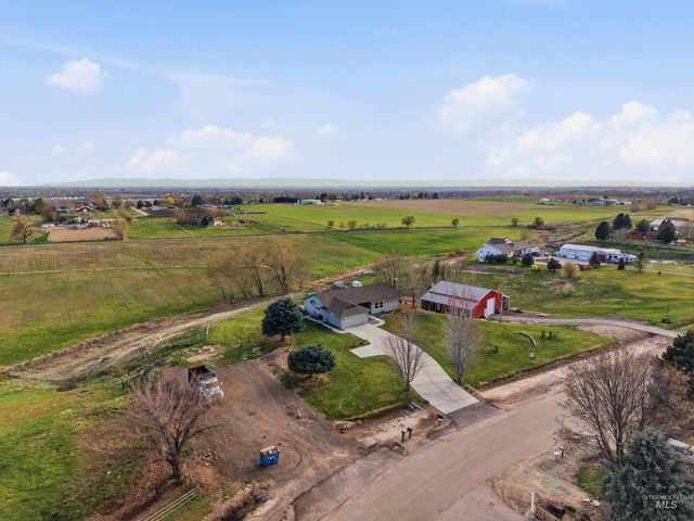 10261 Turner Dr, Middleton, ID 83644