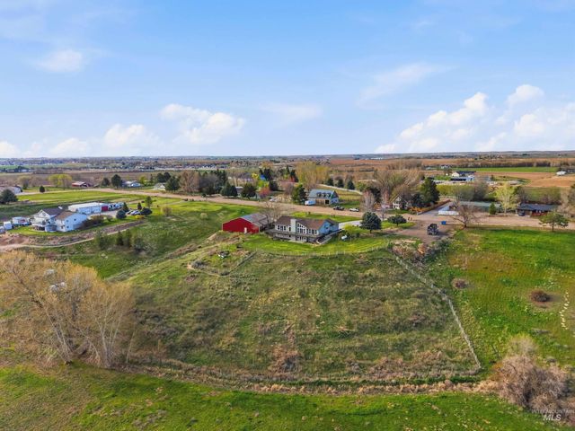 10261 Turner Dr, Middleton, ID 83644