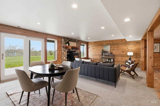 10261 Turner Dr, Middleton, ID 83644