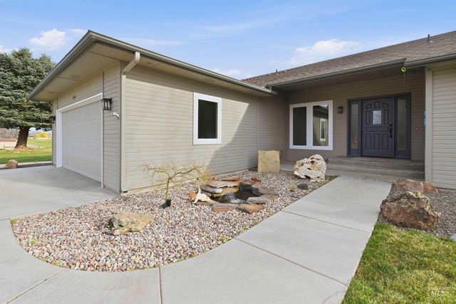10261 Turner Dr, Middleton, ID 83644