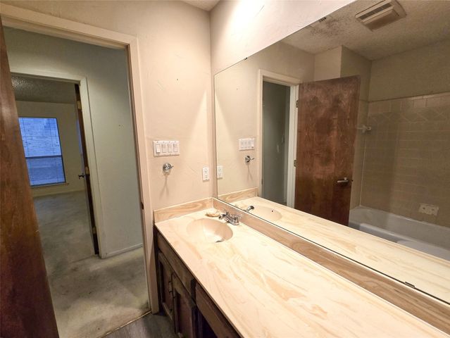 2215 Winter Sunday Way, Arlington, TX 76012