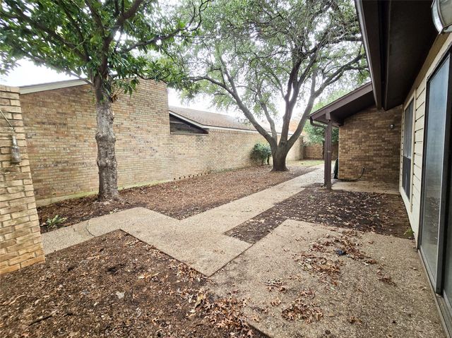 2215 Winter Sunday Way, Arlington, TX 76012