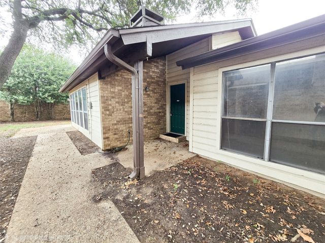 2215 Winter Sunday Way, Arlington, TX 76012