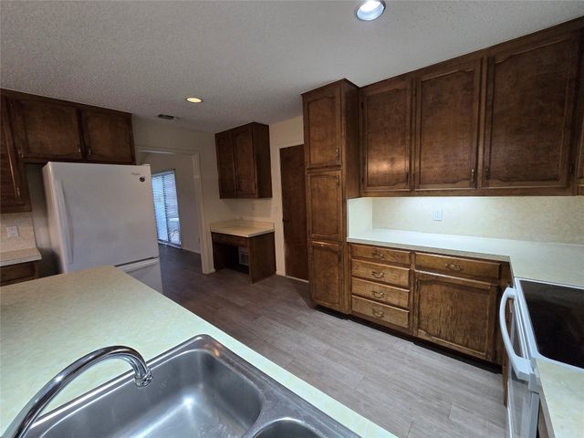 2215 Winter Sunday Way, Arlington, TX 76012