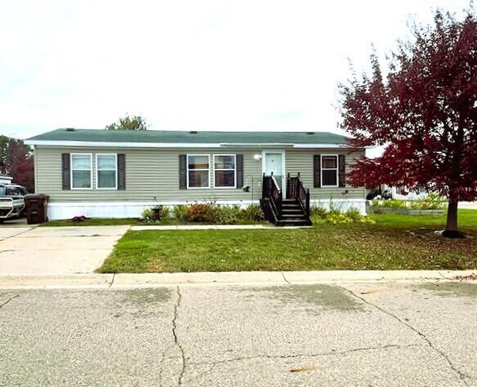 7204 E Grand River Avenue 60, Portland, MI 48875