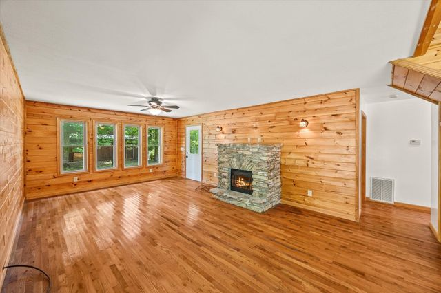 150 Bear Paw Road, Albany, KY 42602