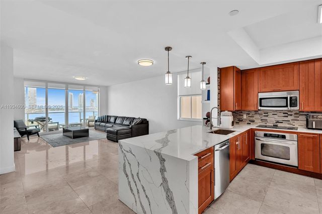 3340 NE 190th St 1109, Aventura, FL 33180