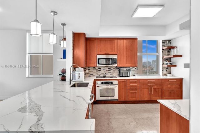 3340 NE 190th St 1109, Aventura, FL 33180