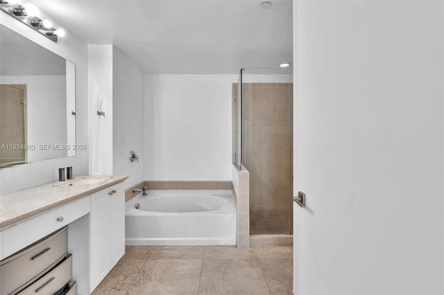 3340 NE 190th St 1109, Aventura, FL 33180