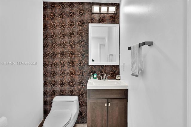 3340 NE 190th St 1109, Aventura, FL 33180