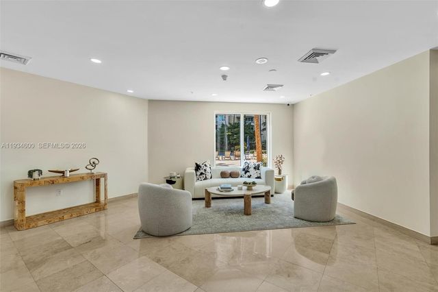 3340 NE 190th St 1109, Aventura, FL 33180