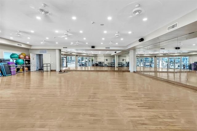 3340 NE 190th St 1109, Aventura, FL 33180