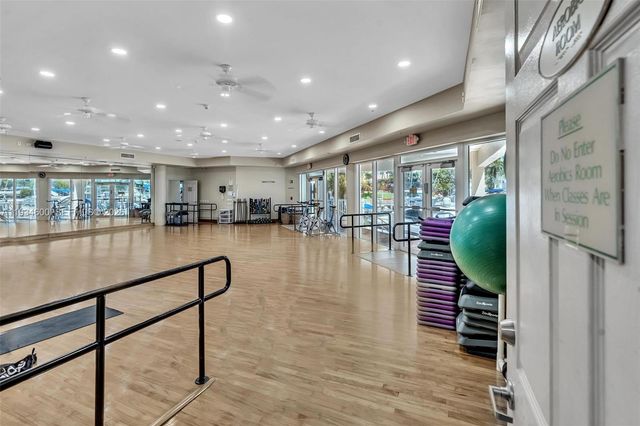 3340 NE 190th St 1109, Aventura, FL 33180