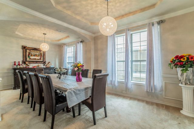 317 Crescent Creek Lane, Fort Worth, TX 76140