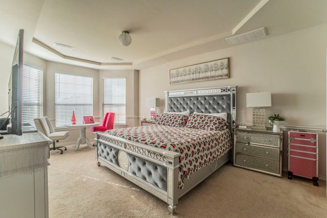 317 Crescent Creek Lane, Fort Worth, TX 76140