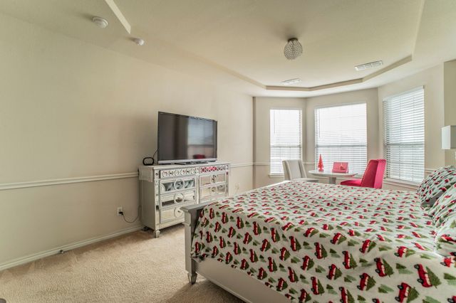 317 Crescent Creek Lane, Fort Worth, TX 76140