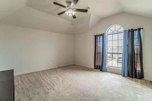 317 Crescent Creek Lane, Fort Worth, TX 76140