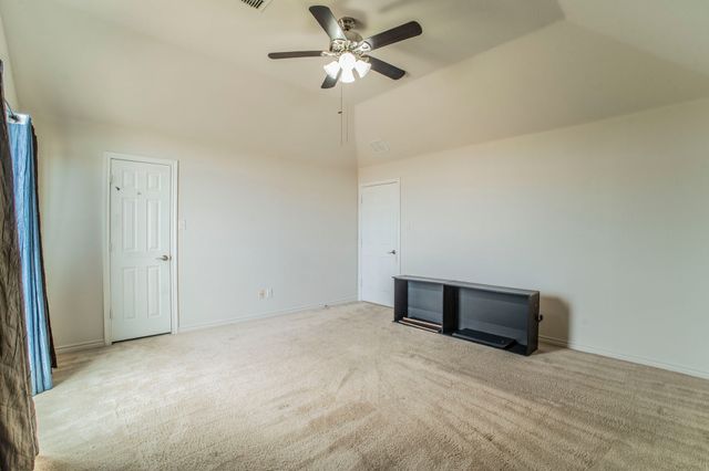 317 Crescent Creek Lane, Fort Worth, TX 76140