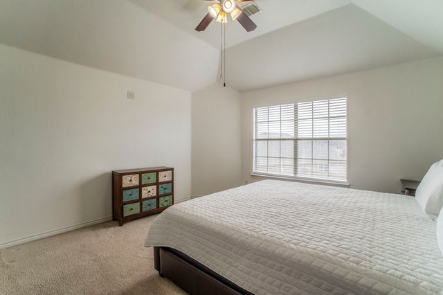 317 Crescent Creek Lane, Fort Worth, TX 76140