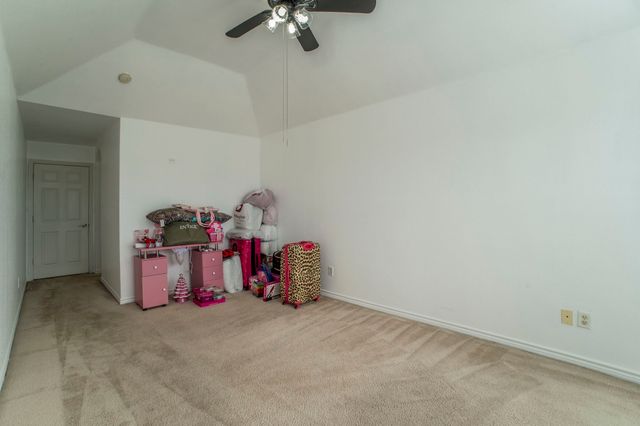 317 Crescent Creek Lane, Fort Worth, TX 76140