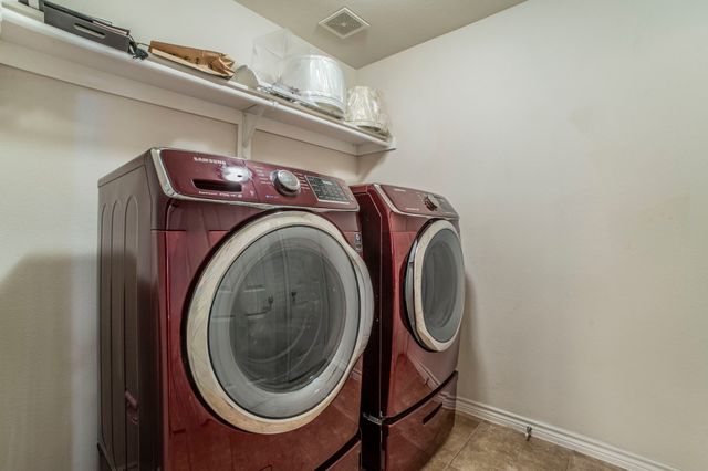 317 Crescent Creek Lane, Fort Worth, TX 76140