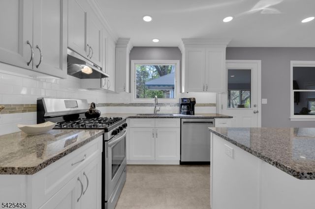 456 Steeplechase Ln, Bridgewater Twp., NJ 08807