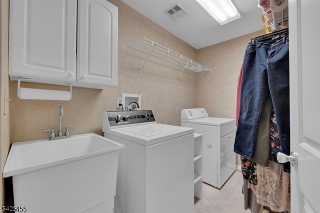 456 Steeplechase Ln, Bridgewater Twp., NJ 08807