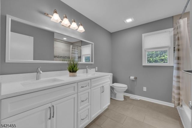 456 Steeplechase Ln, Bridgewater Twp., NJ 08807