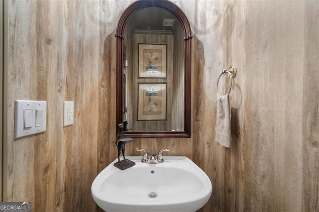 4392 Paces Point Circle SE, Smyrna, GA 30080