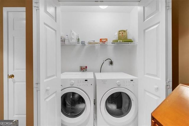 4392 Paces Point Circle SE, Smyrna, GA 30080