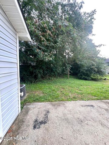 319 Bracken Place, Jacksonville, NC 28540