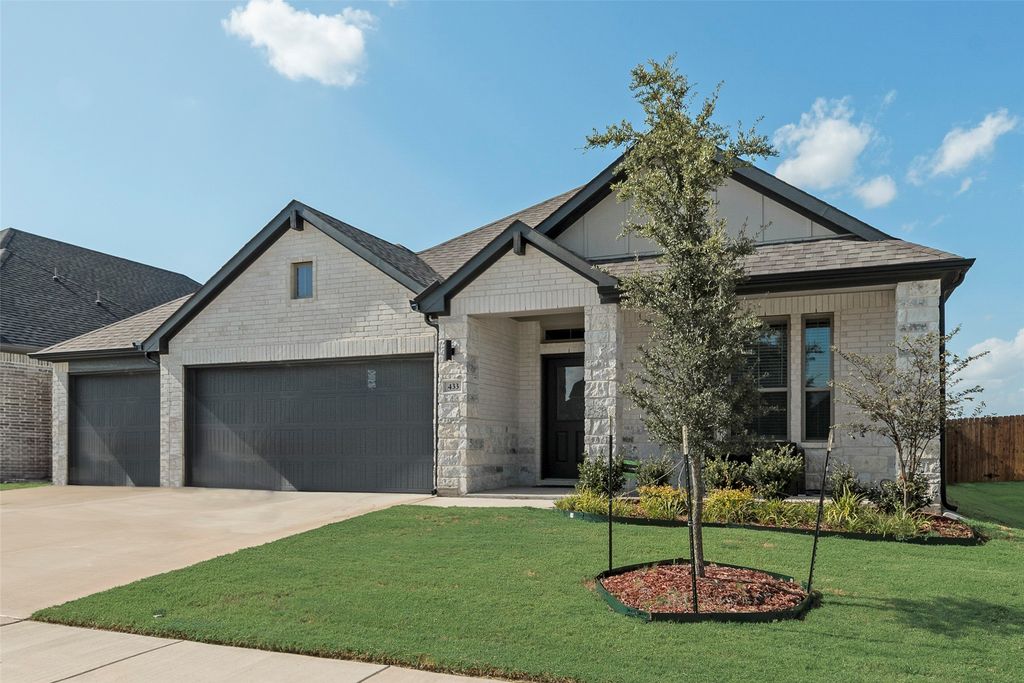 433 Leopold Trail, Waxahachie, TX 75165