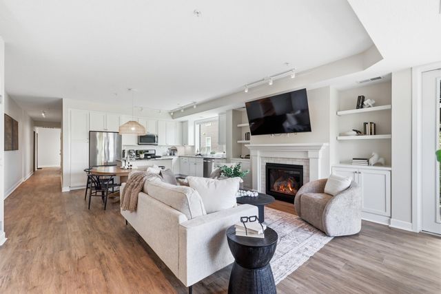 3970 Wooddale Avenue S 202D, Saint Louis Park, MN 55416