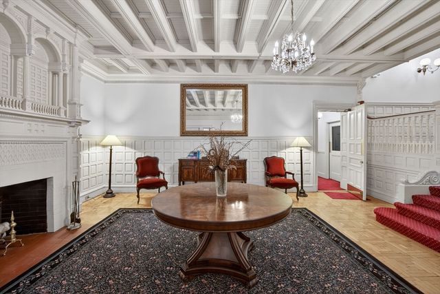 261 Commonwealth Ave 8, Boston, MA 02116