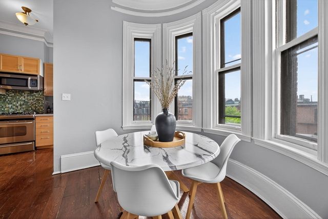 261 Commonwealth Ave 8, Boston, MA 02116