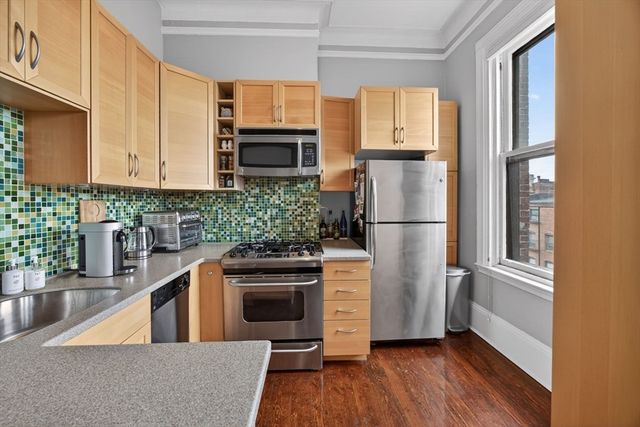 261 Commonwealth Ave 8, Boston, MA 02116