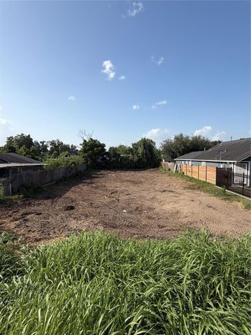 43 Meadow Lea Drive, Houston, TX 77022