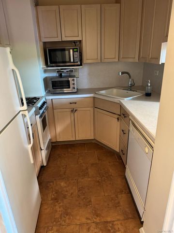 615 Palmer Road 408, Yonkers, NY 10701