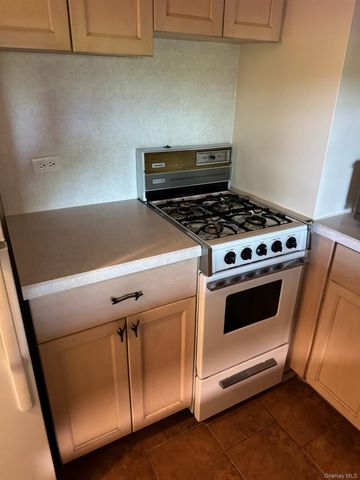 615 Palmer Road 408, Yonkers, NY 10701