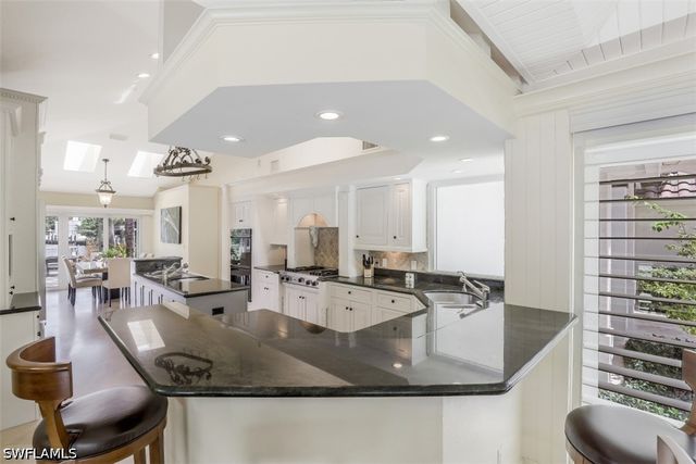 655 Galleon DR, Naples, FL 34102