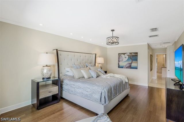 655 Galleon DR, Naples, FL 34102
